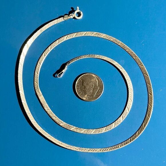 AZR Vintage Italian Sterling Silver Herringbone Necklace - Picture 2 of 13